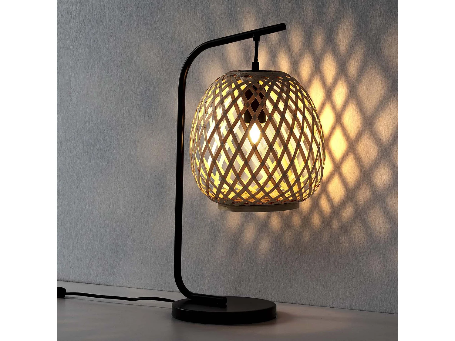 Lampa stołowa Reiko z bambusa, średnica 50,5 cm. 684283