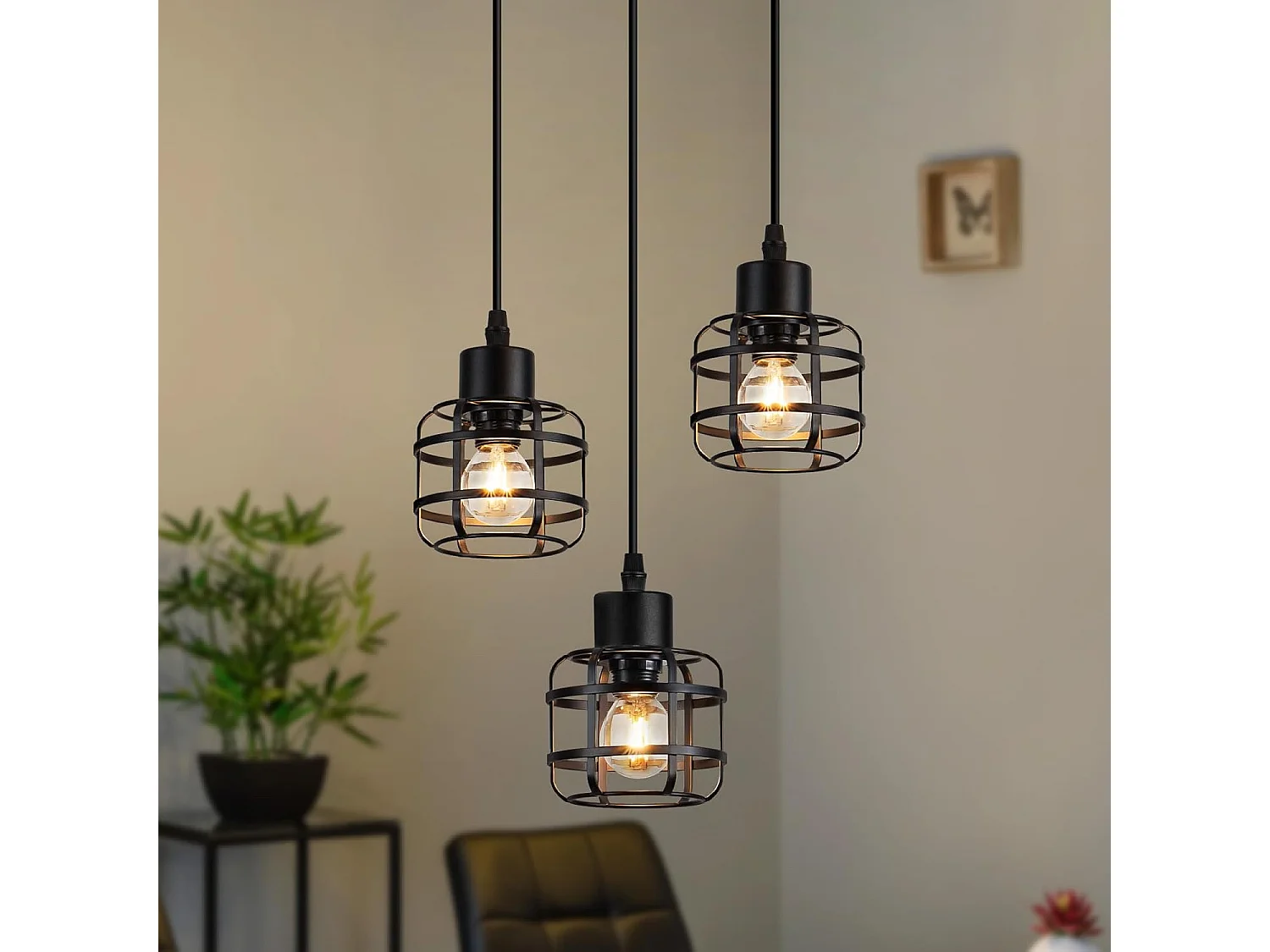 Lampa wisząca Nettlife Vintage z trzema żarówkami – czarny metalowy żyrandol E14 w stylu retro – regulowana wysokość (żarówki nie są dołączone) 4860959 - obrazek 1