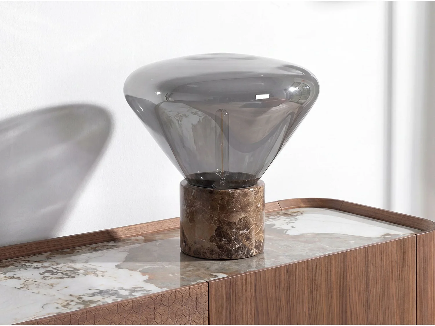 Lampa stołowa ze szkła fumé z efektem lustra w kolorze szarym i marmuru porcelanowego 8115 THE LUMINE 5019652 - obrazek 1