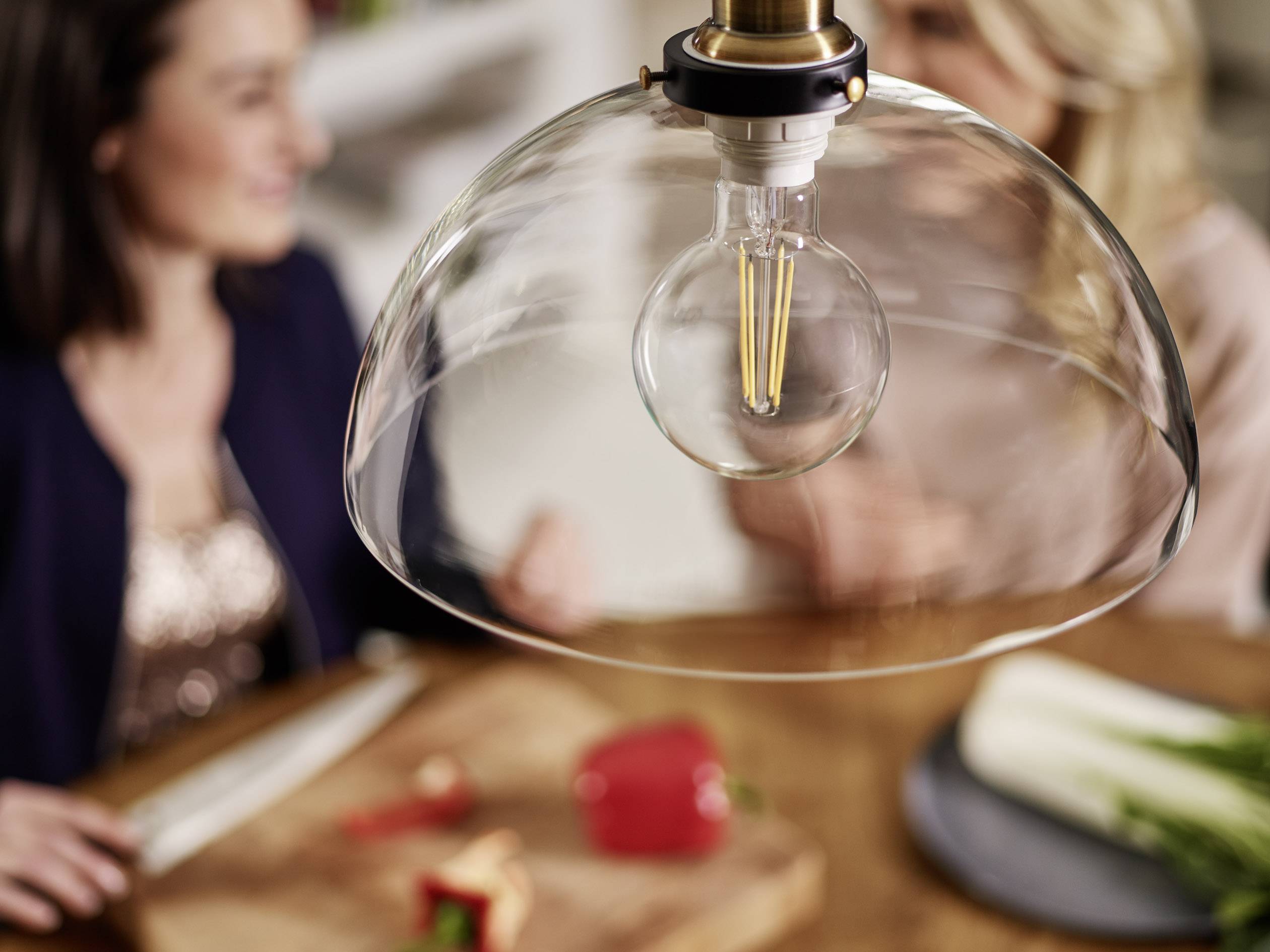 Żarówka LED Philips LED 929001387901 E-27 7 W = 60 W 806 lm ciepła biel 1 szt. - obrazek 1
