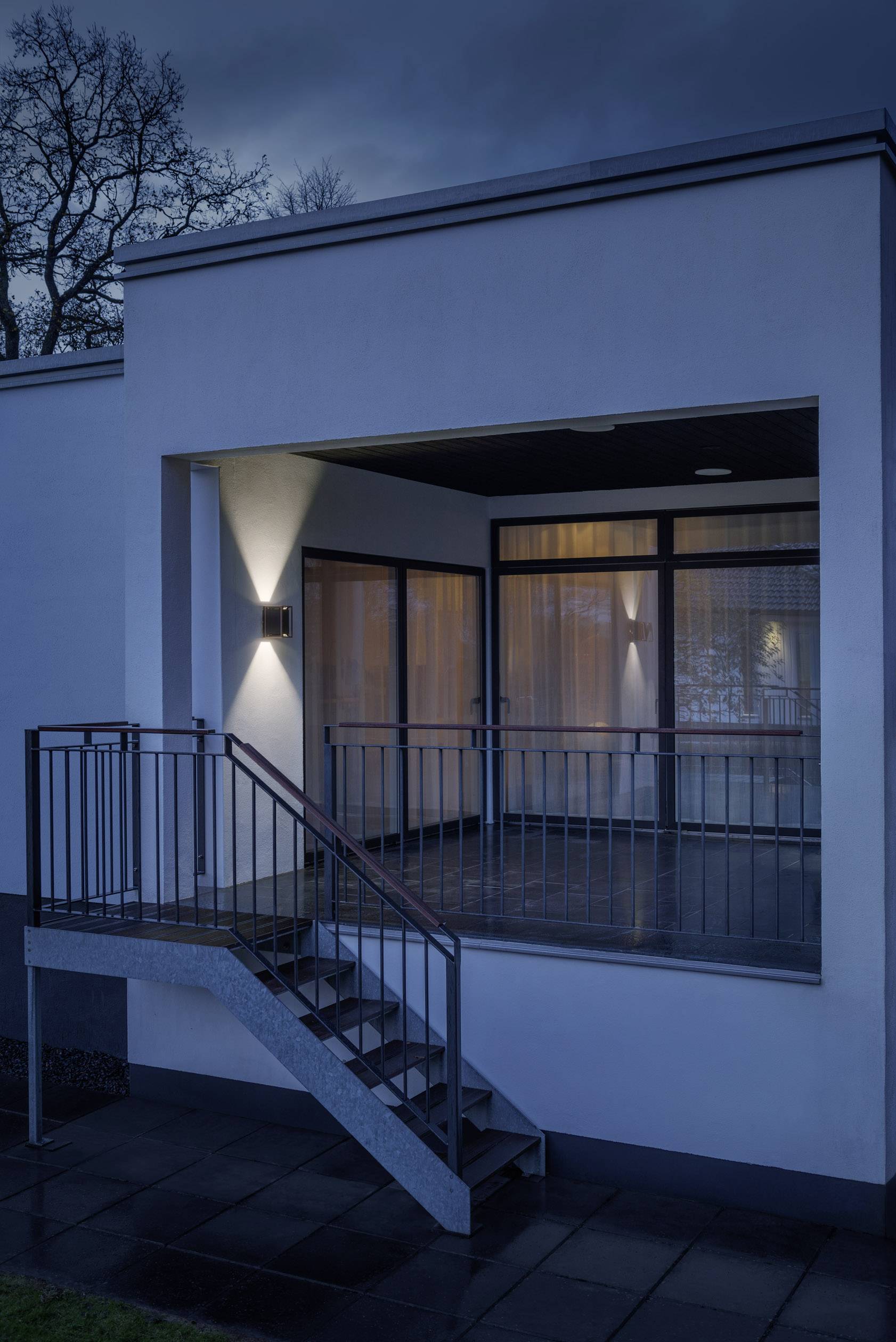 Zewnętrzna lampa ścienna Konstsmide Vale 423-759 14 W IP54 - obrazek 1