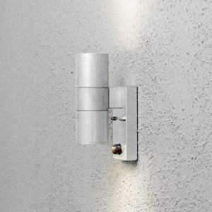 Zewnętrzna lampa ścienna z czujnikiem ruchu Konstsmide Modena 7542-320 70 W IP44