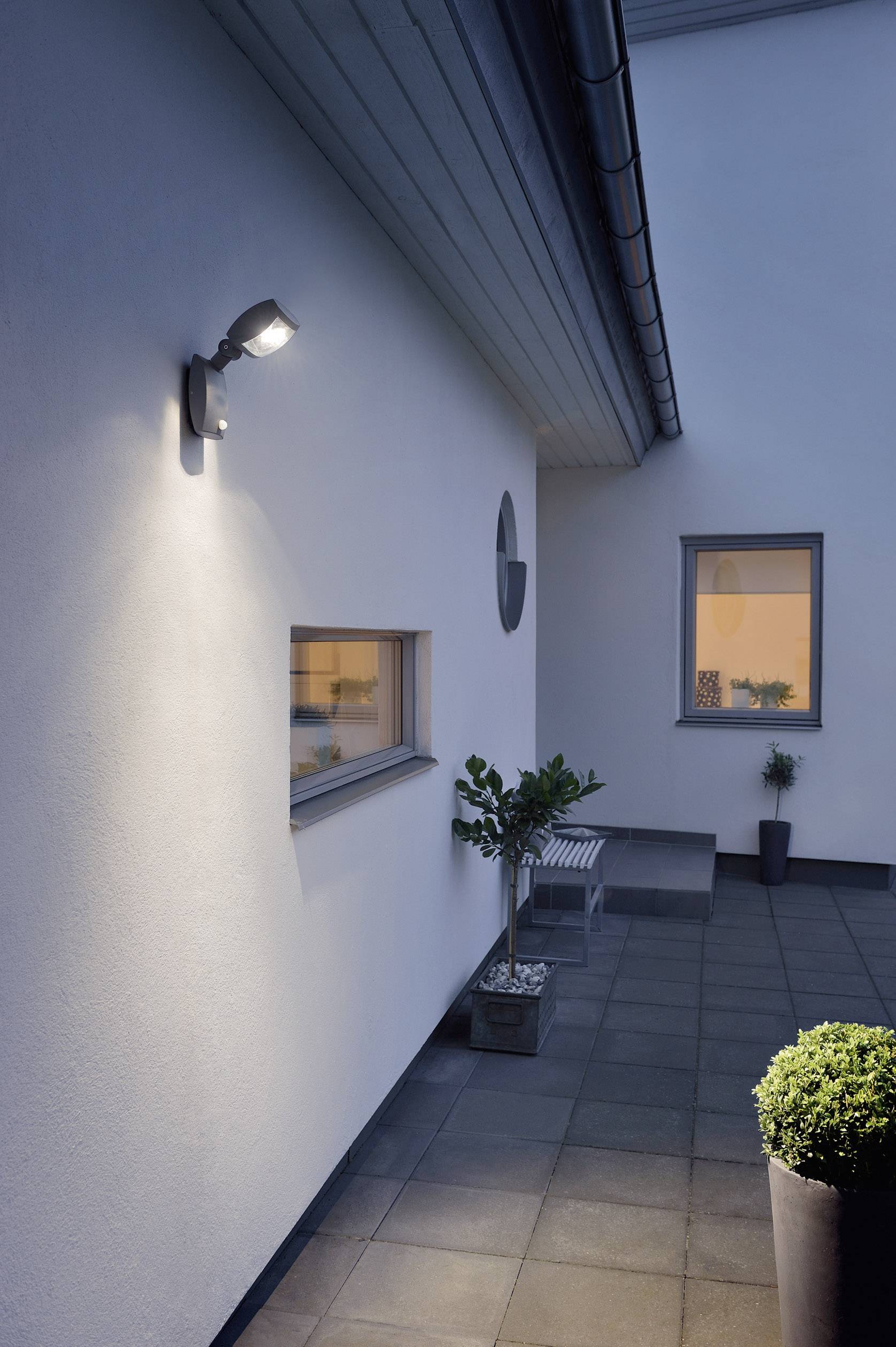 Zewnętrzna lampa ścienna z czujnikiem ruchu Konstsmide Latina Small 7937-370 3 W IP54 - obrazek 1